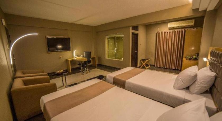 Hotel Castle Salam Khulna Eksteriør billede