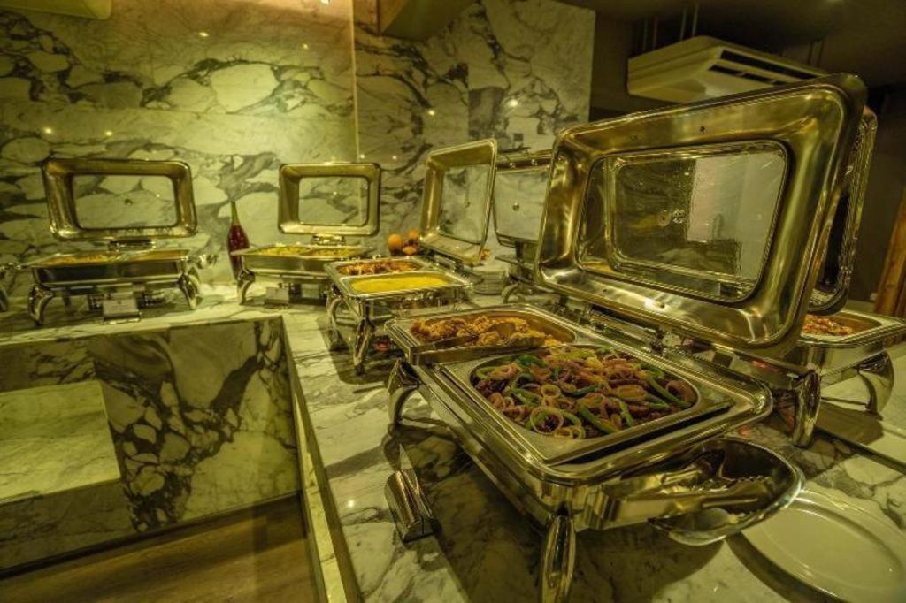 Hotel Castle Salam Khulna Eksteriør billede