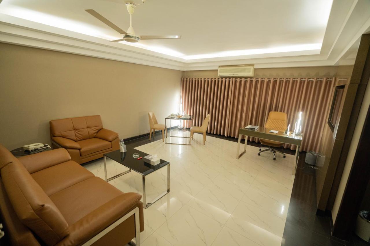 Hotel Castle Salam Khulna Eksteriør billede